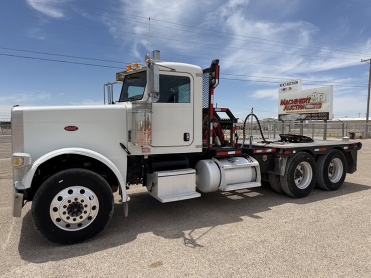 2009-peterbilt-388-image-1