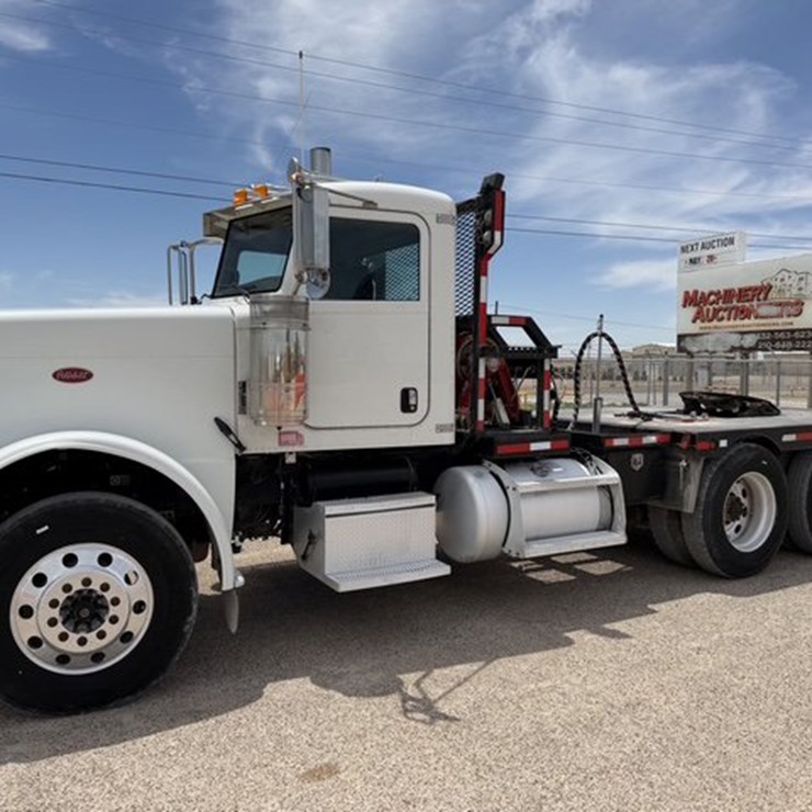 2009 PETERBILT 388