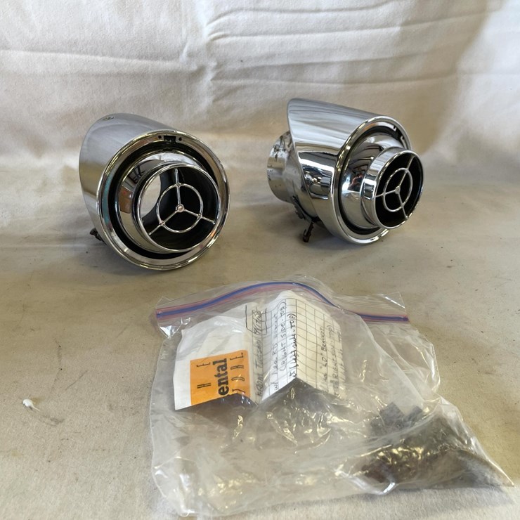 #5370 • Chevrolet AC Vents (Las Cruces, NM)