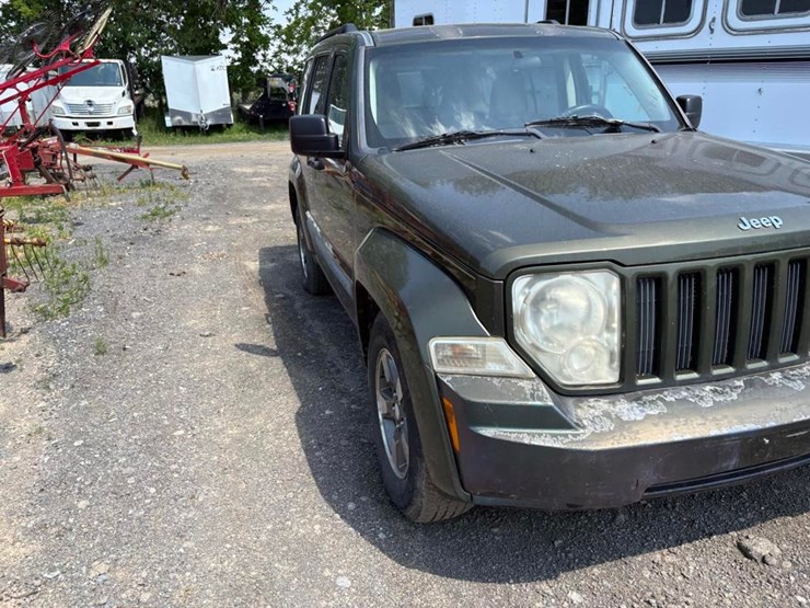 2008-jeep-liberty-image-4
