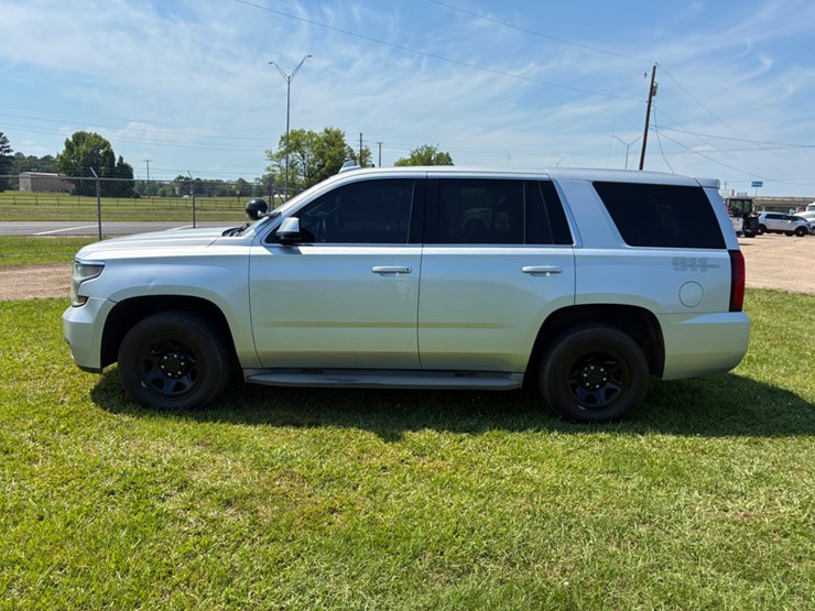 2015-chevrolet-tahoe-image-11