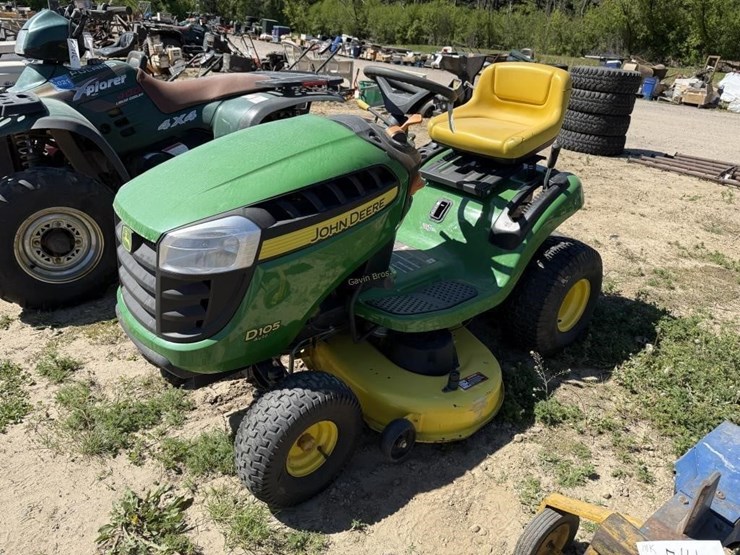 john-deere-d105-image-1