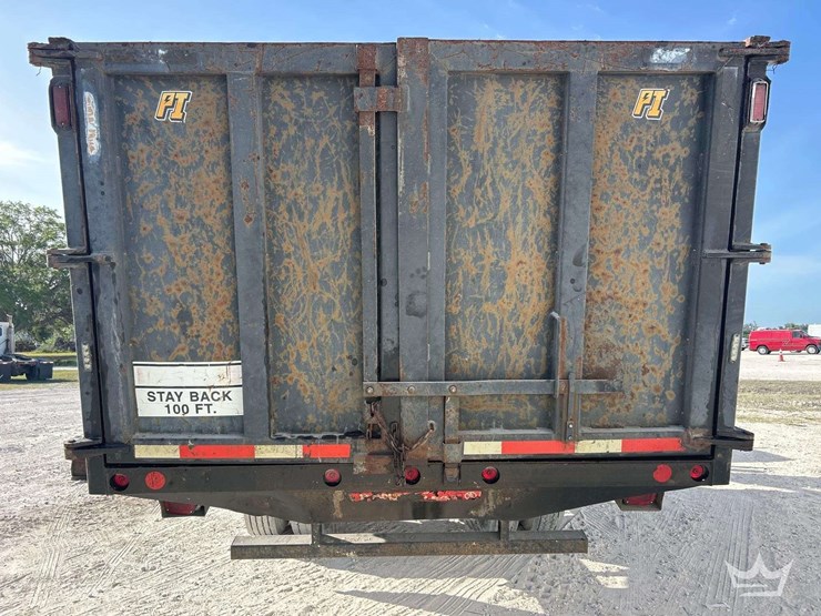 2015-freightliner-m2-106-image-59