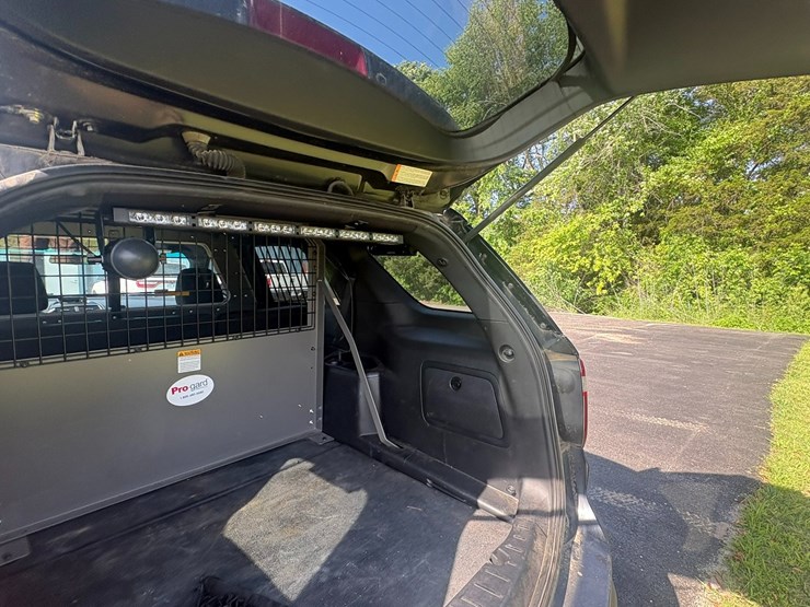 2016-ford-explorer-image-31