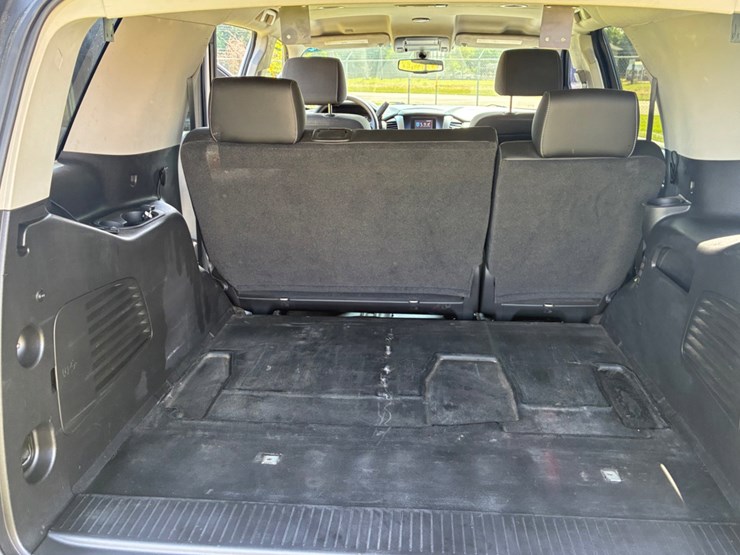 2015-chevrolet-tahoe-image-17