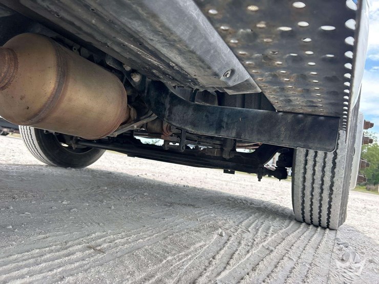 2019-chevrolet-silverado-5500hd-image-24