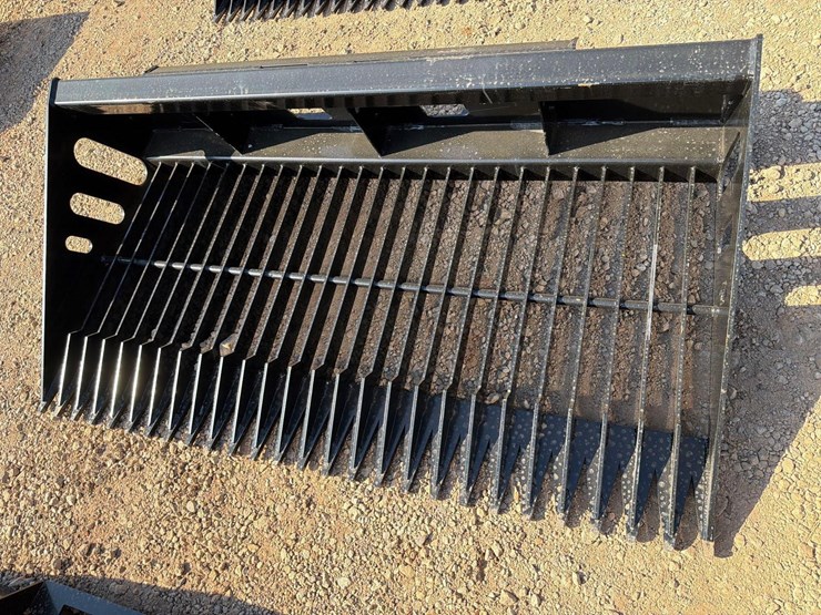 unused-wolverine-72"-skid-steer-sieve-shovel-image-1