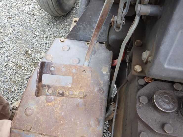 massey-ferguson-398-image-29
