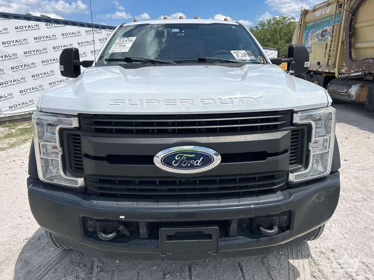 2019-ford-f550-image-29