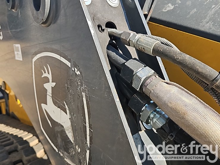 2024-deere-333g-image-24