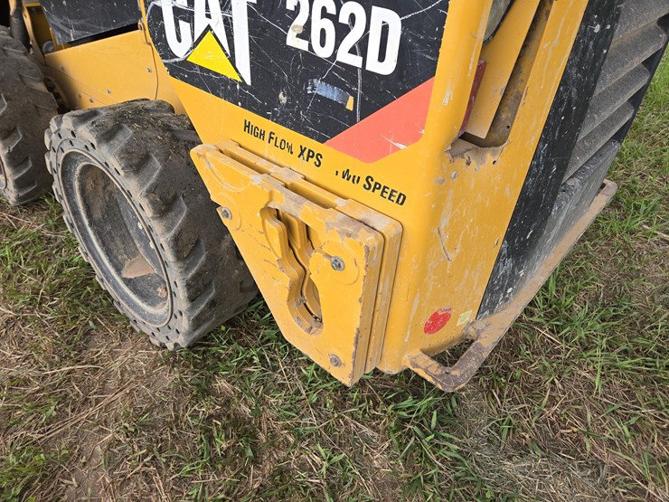 2016-caterpillar-262d-image-10