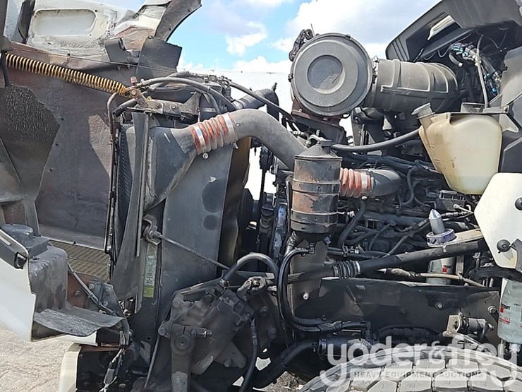 2005-kenworth-t800-image-21