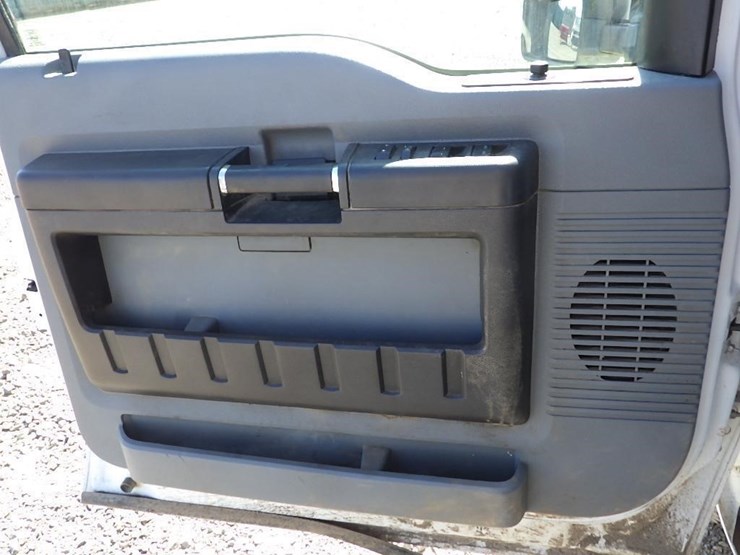 2014-ford-f350-image-32