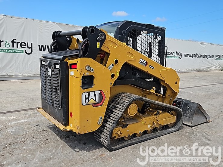 2025-caterpillar-255-image-4
