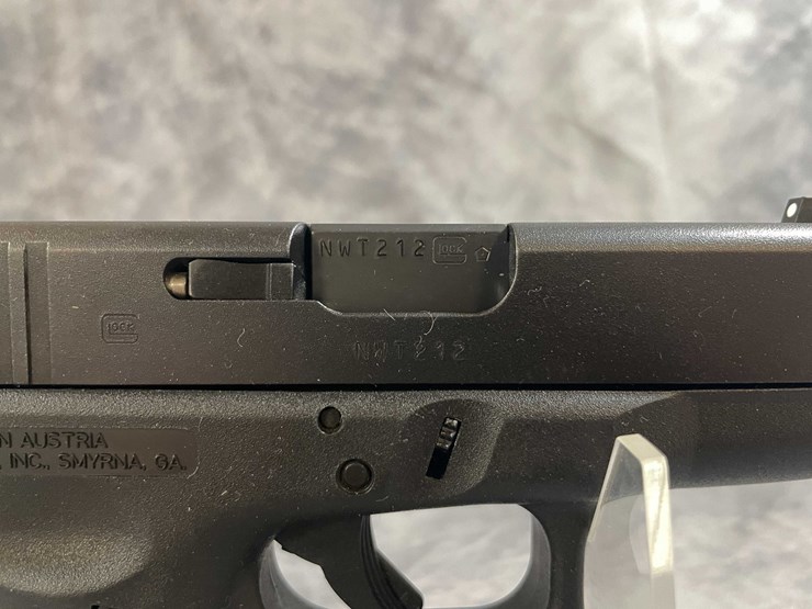 #10298-•-glock-model-27-40-s&w-pistol,-sn:-nwt212-image-11