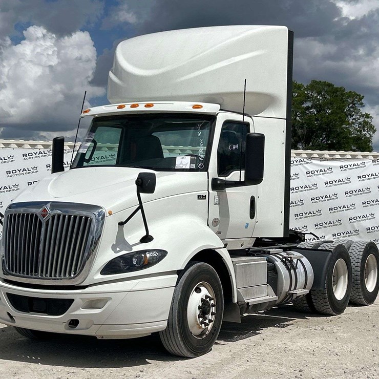 2021 International RH613 T/A Day Cab Truck Tractor