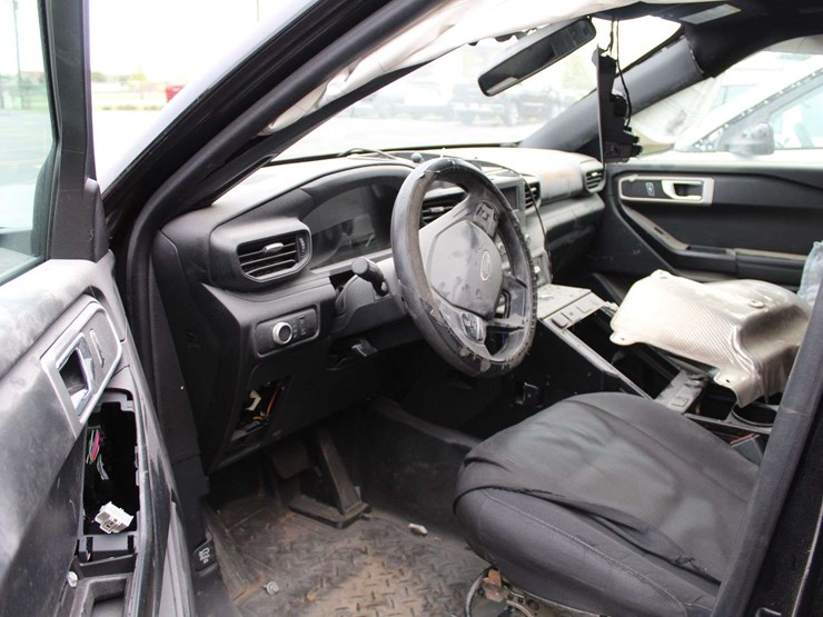 2022-ford-explorer-image-9