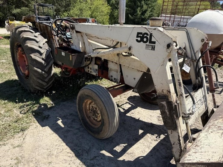 case-1290-tractor-w/56l-loader-bucket-image-4