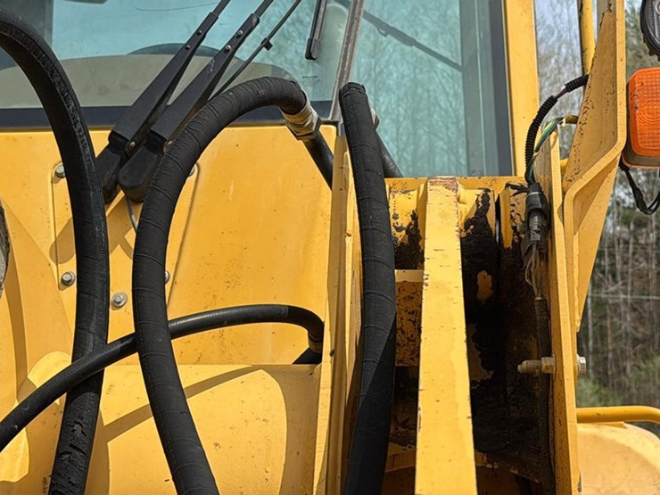 2001-john-deere-444h-image-40