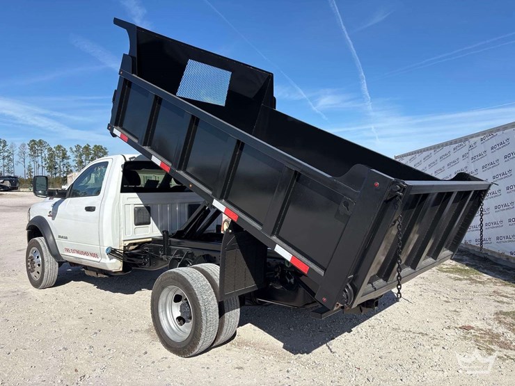 2019-ram-4500-4x4-mason-dump-truck-image-4