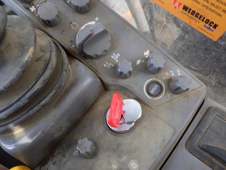 2017-deere-3754g-image-52