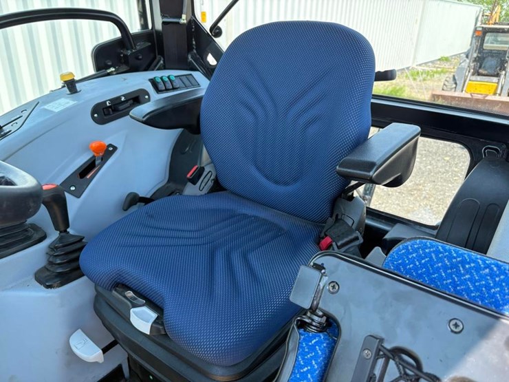 new-holland-workmaster-120-image-27