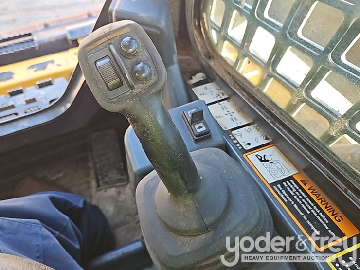 2024-deere-333g-image-44