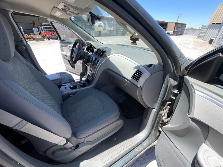 2011-chevrolet-traverse-image-83