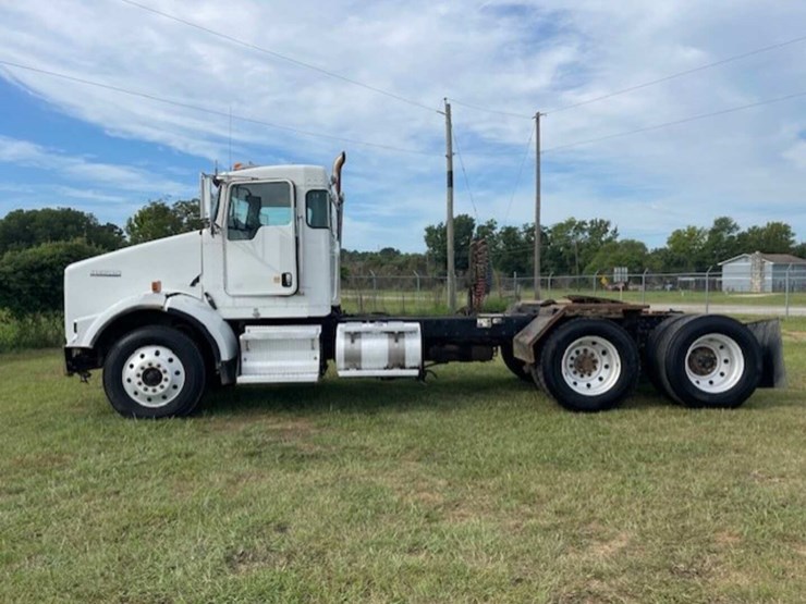 2019-kenworth-t800-image-6