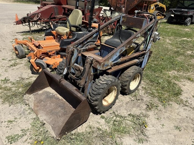 l-600-skidsteer-image-1