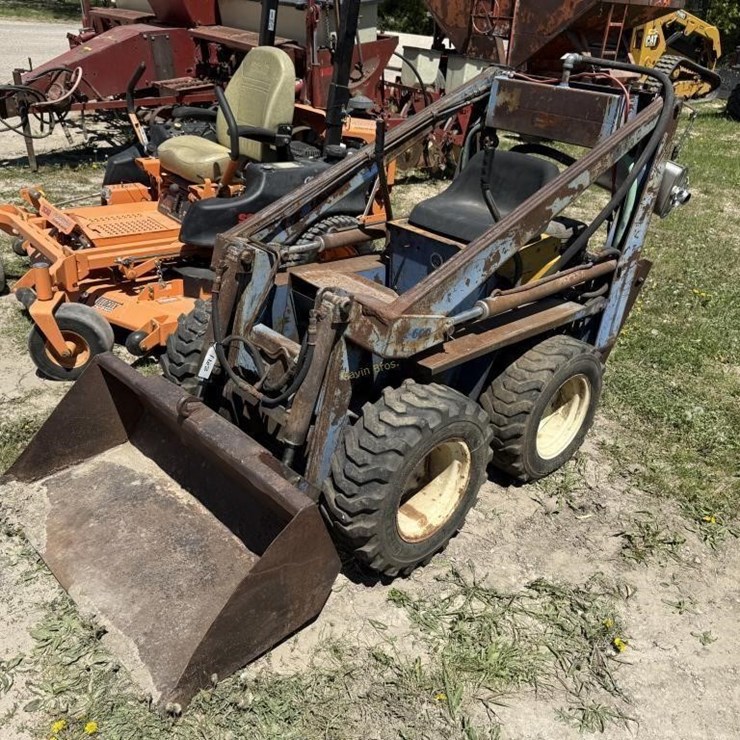 L-600 Skidsteer