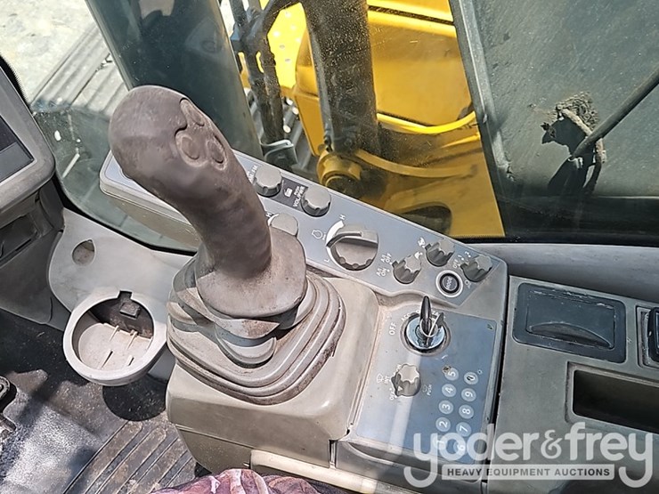 deere-130g-image-42