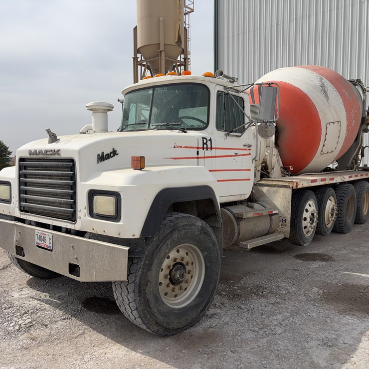2001 MACK RD600