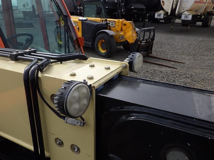 2017-jlg-g5-18a-image-17