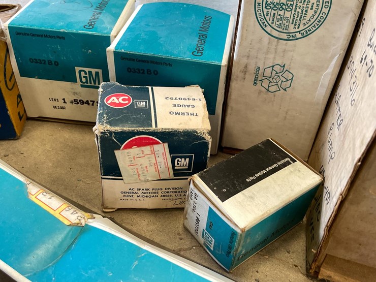 #5379-•-lot-of-general-motors-oe-parts-(las-cruces,-nm)-image-20
