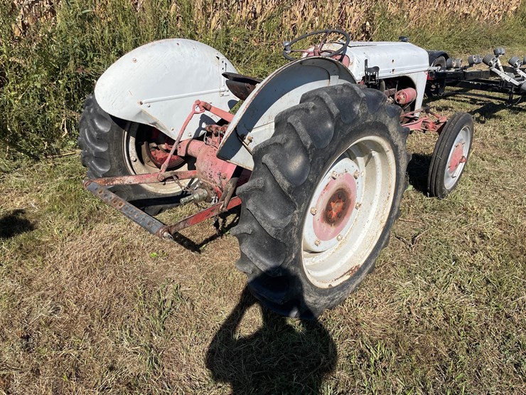 ford-tractor-image-4