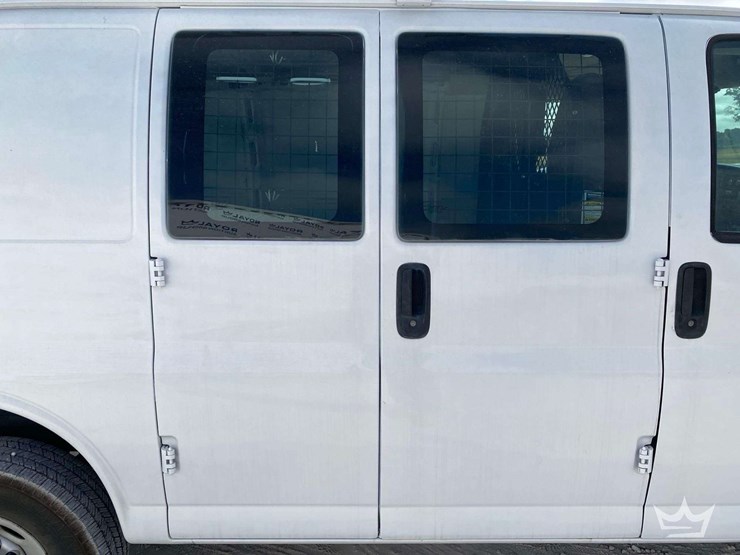 2011-chevrolet-express-2500-image-39