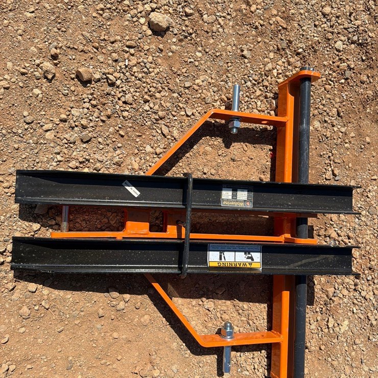 UNUSED WOLVERINE FOLDABLE PALLET FORKS