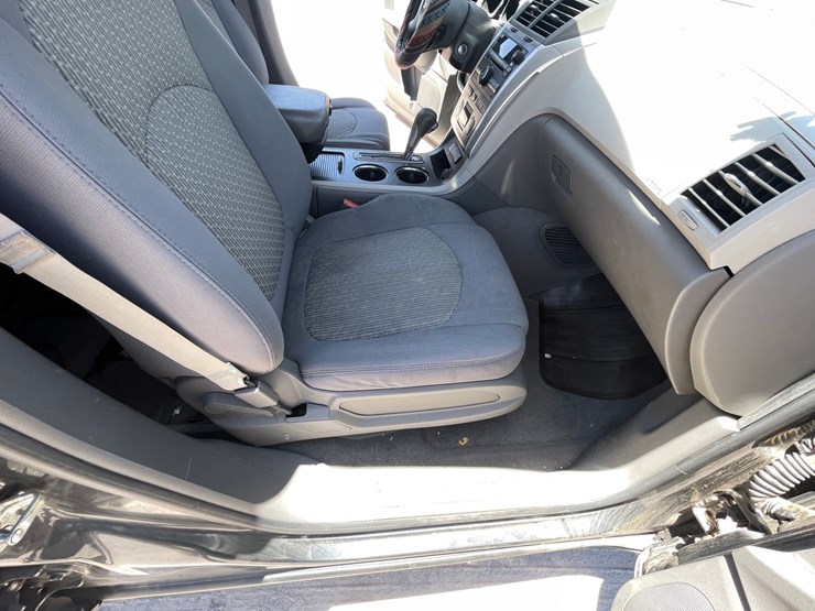 2011-chevrolet-traverse-image-85