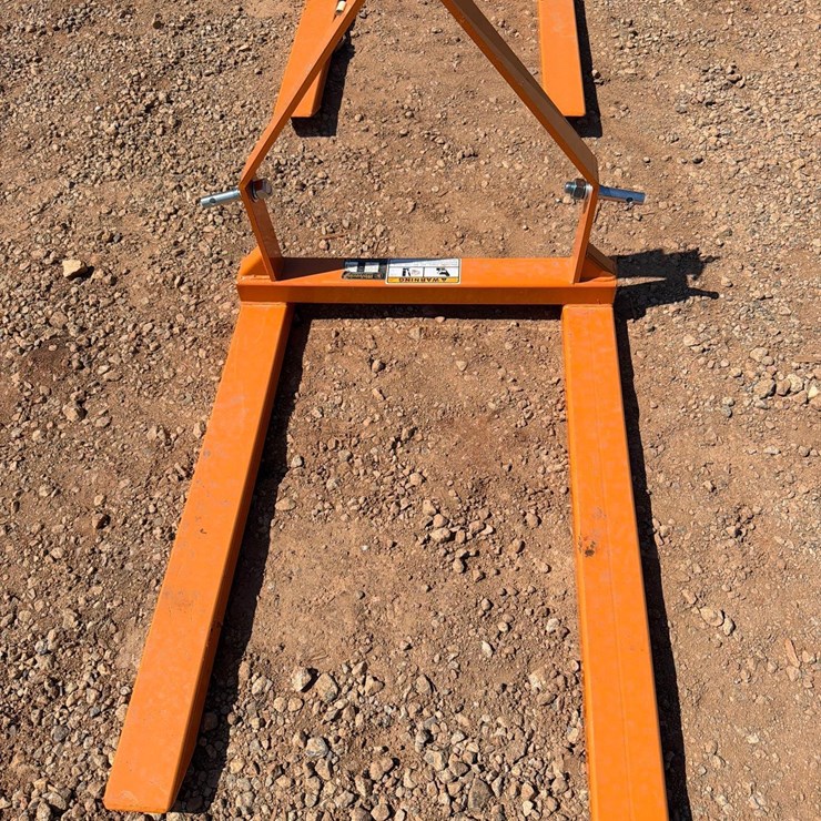 UNUSED WOLVERINE TRAY FORK RACK TRACTOR ATTACHMENT