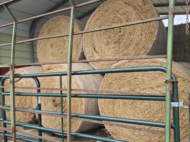 (4)-round-bales-of-net-wrapped---offsite-image-1