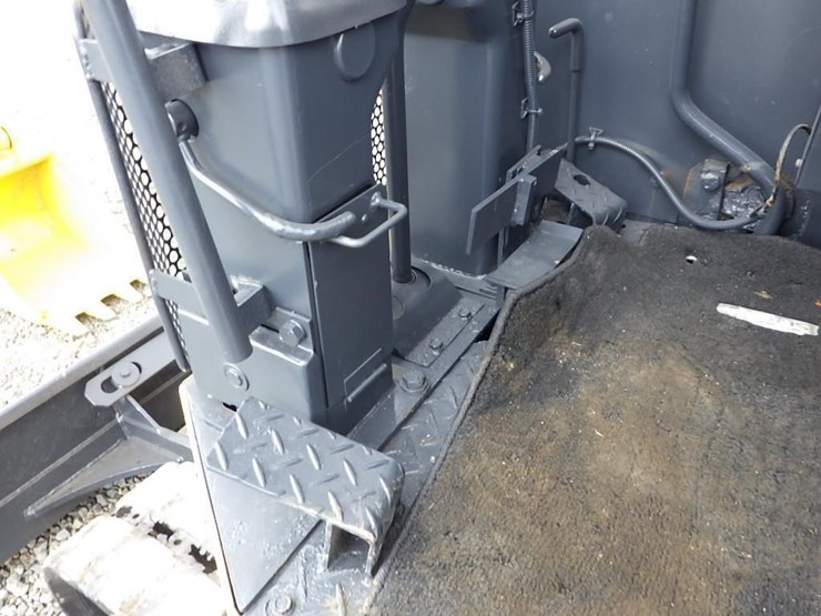 komatsu-pc28uu-image-34