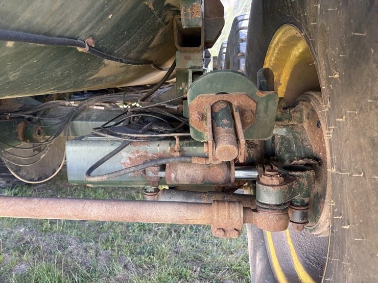 husky-8000-gallon-manure-tanker-image-9