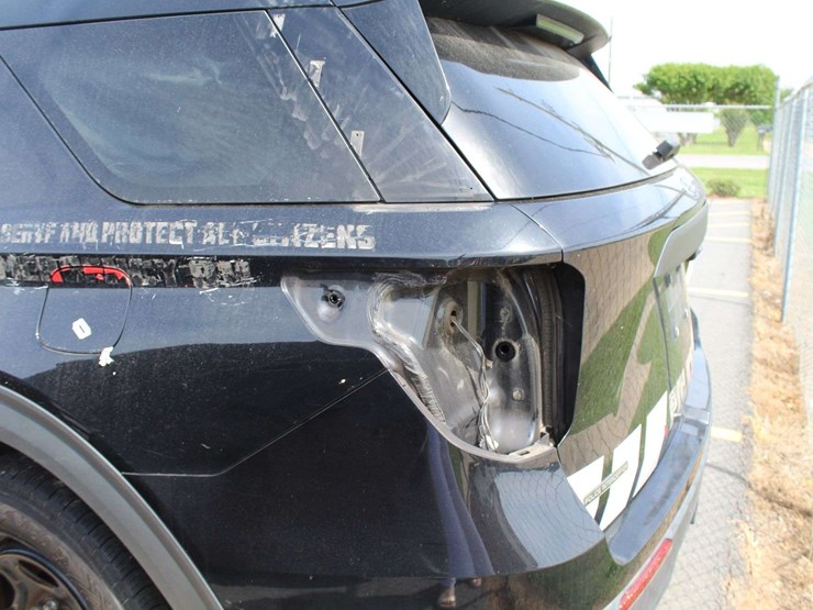 2021-ford-explorer-image-13