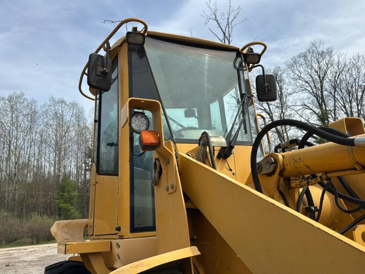 2001-john-deere-444h-image-55
