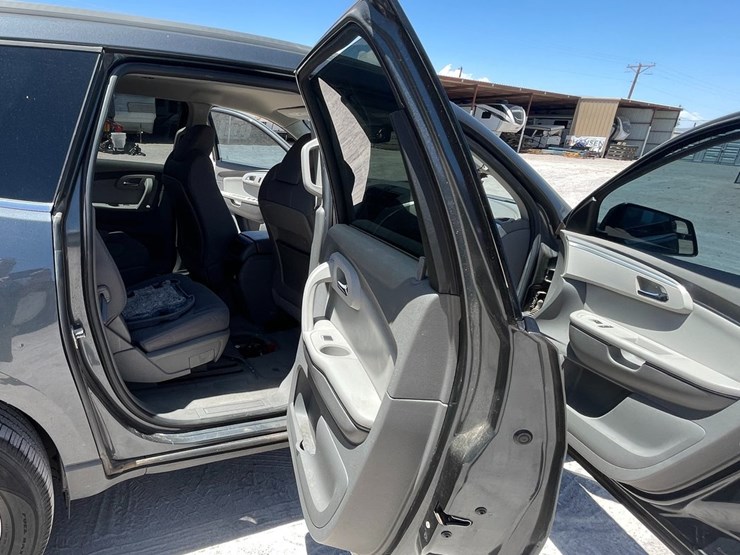 2011-chevrolet-traverse-image-89