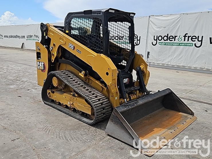 2025-caterpillar-255-image-6