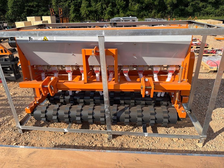 unused-landhonor-no-till-seed-drill-image-1