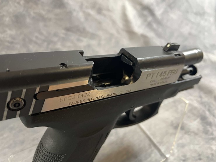 #10299-•-taurus-pt145-pro-45-auto-pistol,-sn:-nfs43322-image-16