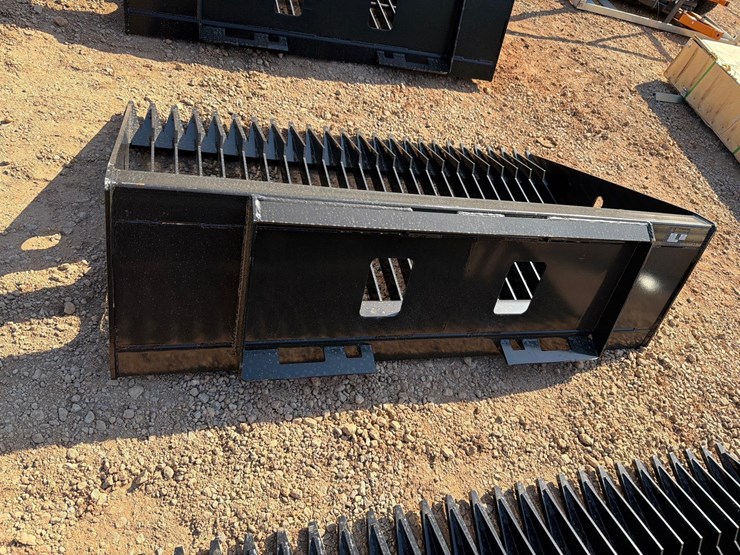 unused-wolverine-66"-skid-steer-sieve-shovel-image-2
